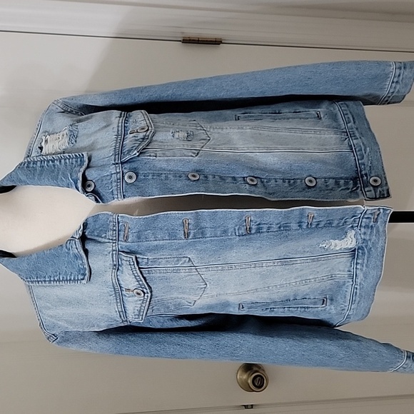 Forever 21+ Size 3X Distressed Denim Trucker Jacket, Excellent Used Condition - Picture 1 of 12